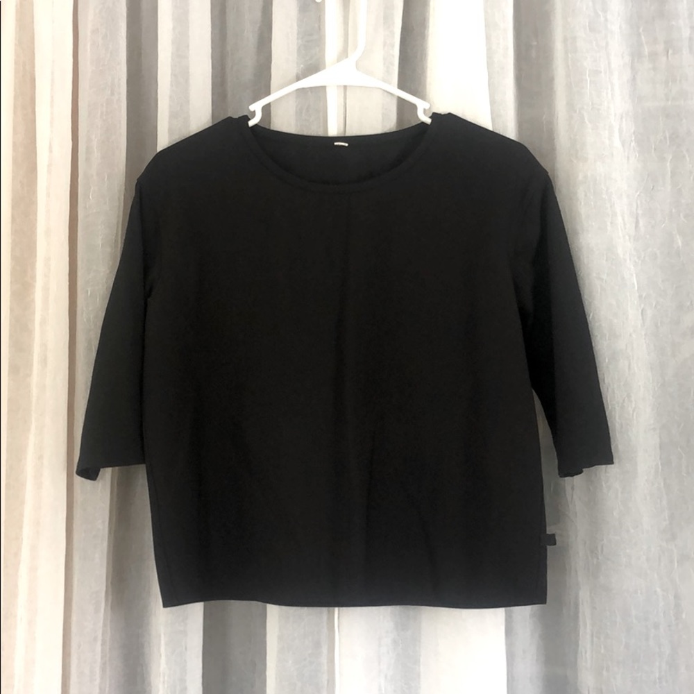 Lululemon Quarter Sleeve Black Top